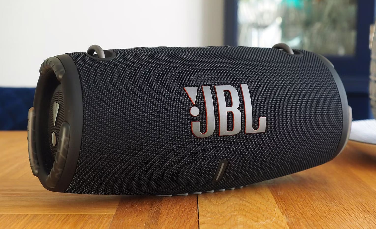 مقایسه اسپیکر Onyx Studio 8 و JBL Xtreme 3