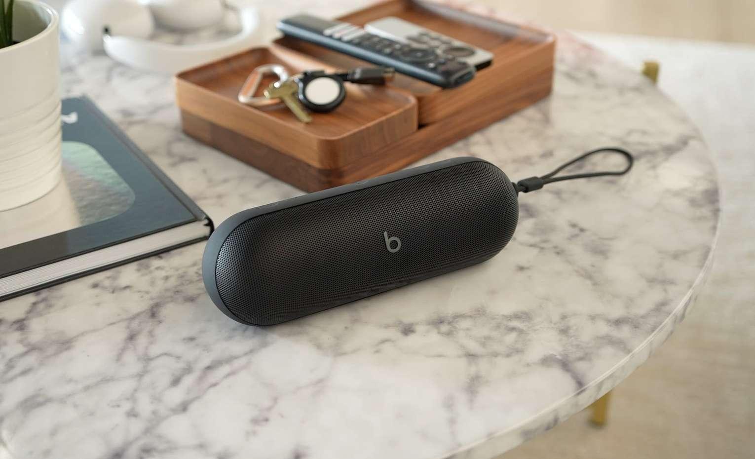 مقایسه اسپیکر Beats Pill با Sonos Roam 2