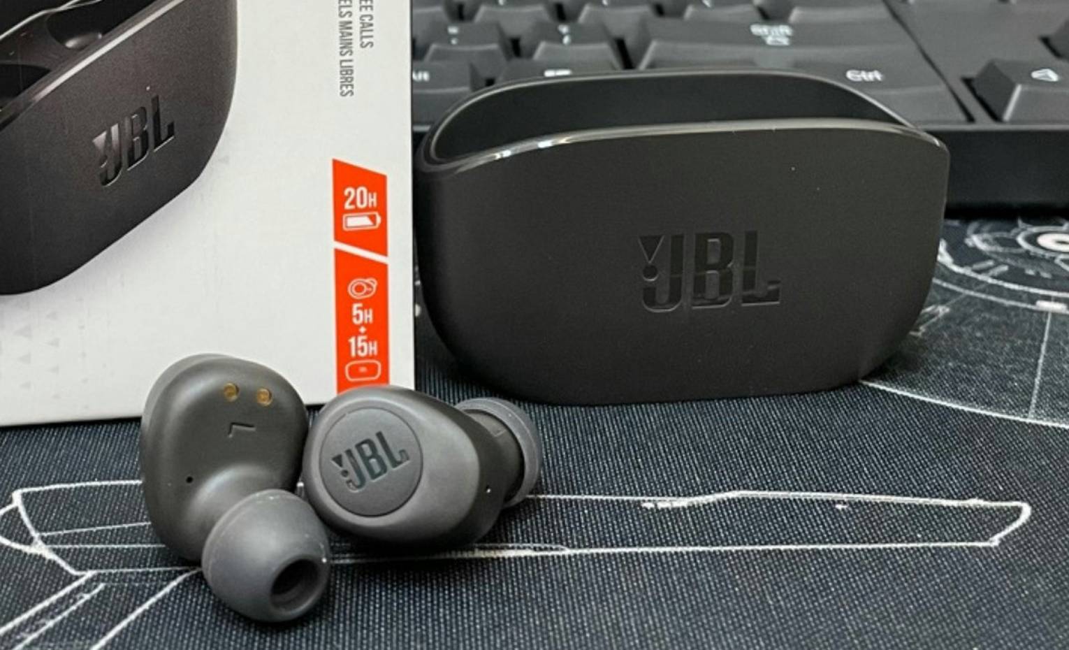 مقایسه هندزفری JBL Wave 100TWS و سونی WF-C500