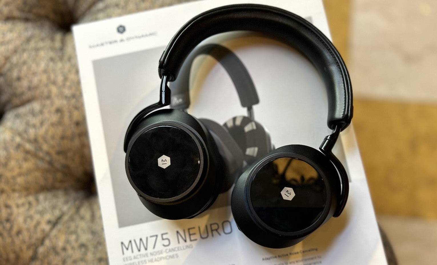 بررسی هدفون MW75 Neuro