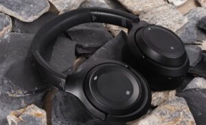 بررسی هدفون SoundMagic P58BT ANC