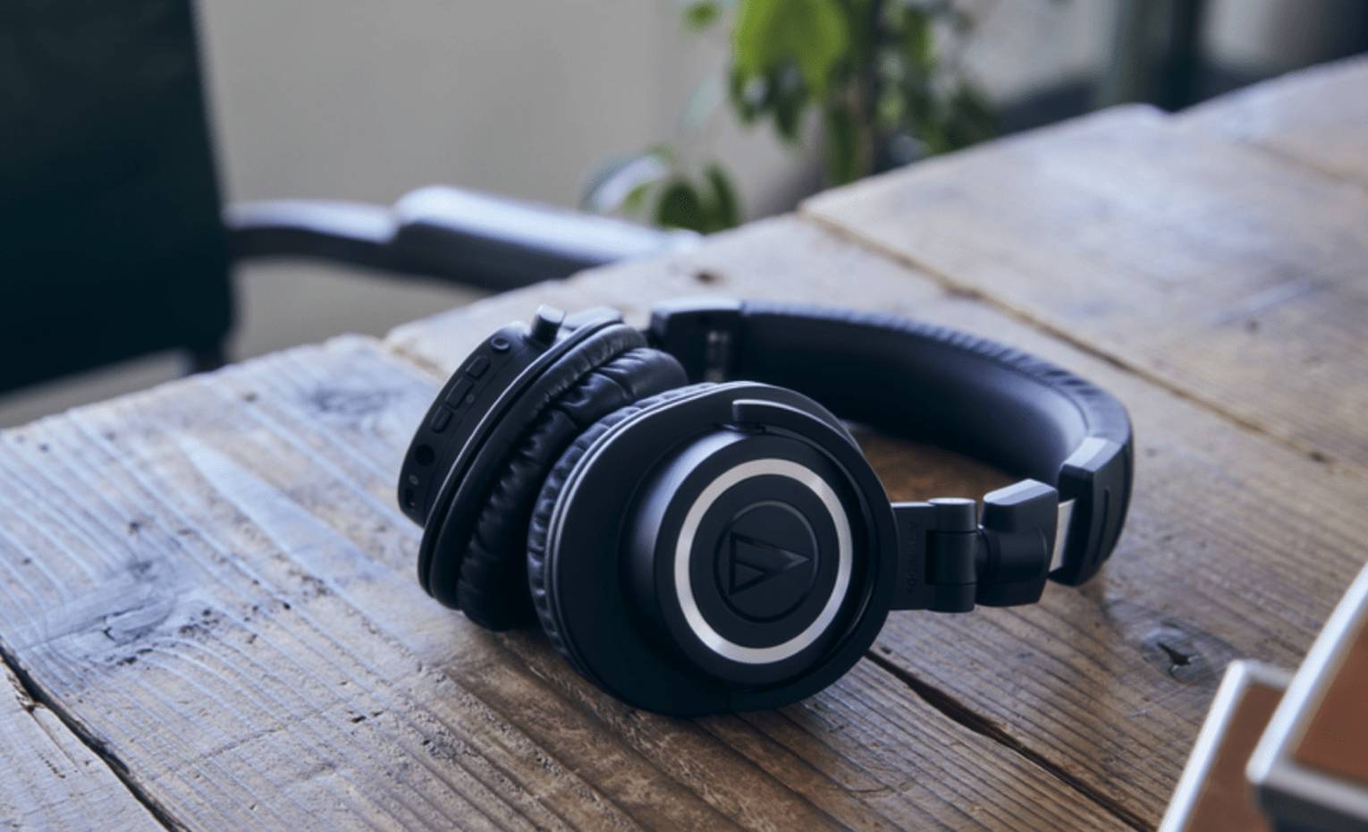 بررسی هدفون Audio-Technica ATH-M50xBT2