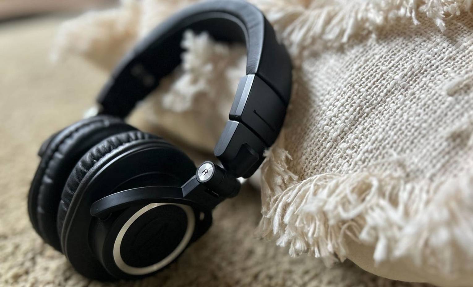 بررسی هدفون Audio-Technica ATH-M50xBT2