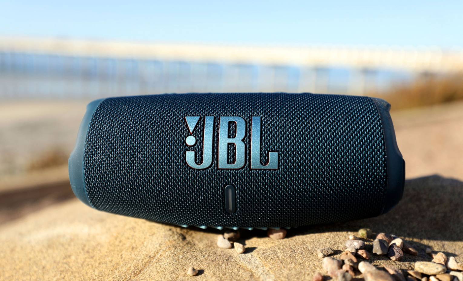 هارمن کاردن Onyx Studio 8 یا JBL Charge 5 ؟