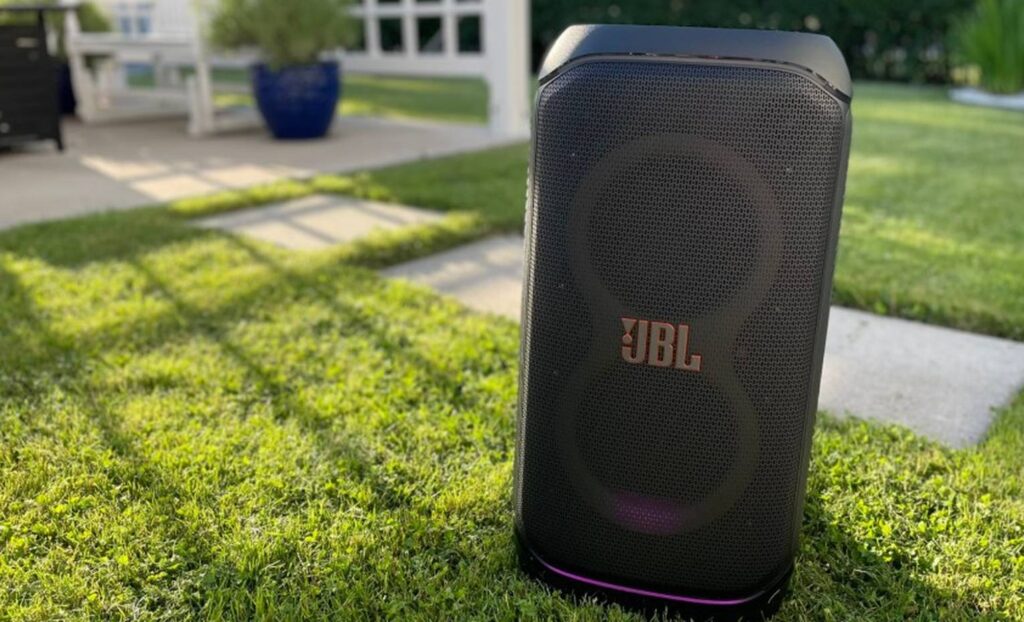 مقایسه Stage 320 و JBL Partybox 710