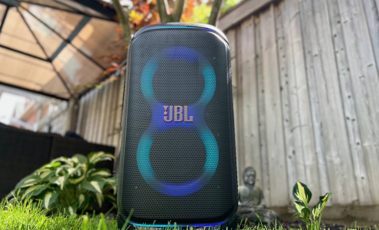 مقایسه Stage 320 و JBL Partybox 710