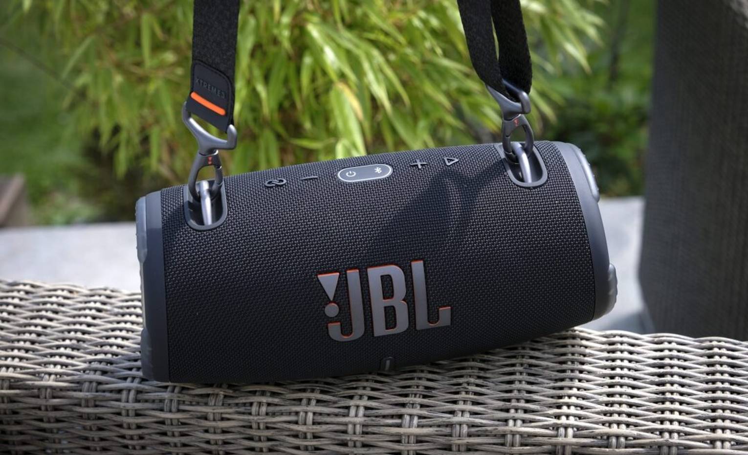 مقایسه Soundcore Rave Party 2 با JBL xtreme 3