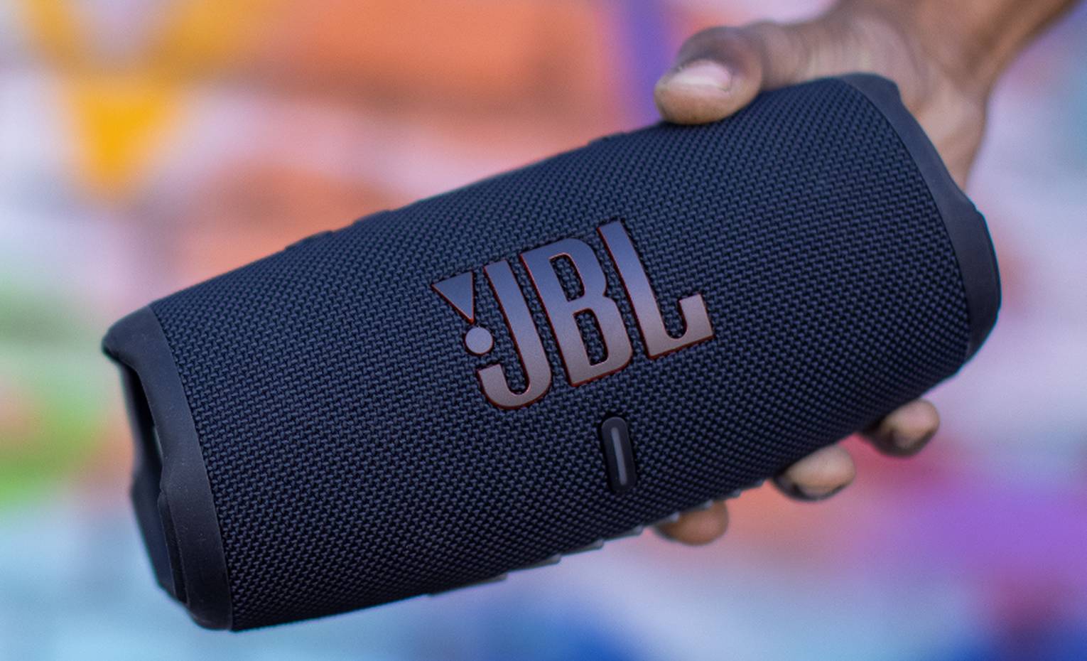 مقایسه اسپیکر HK Luna با JBL Charge 5