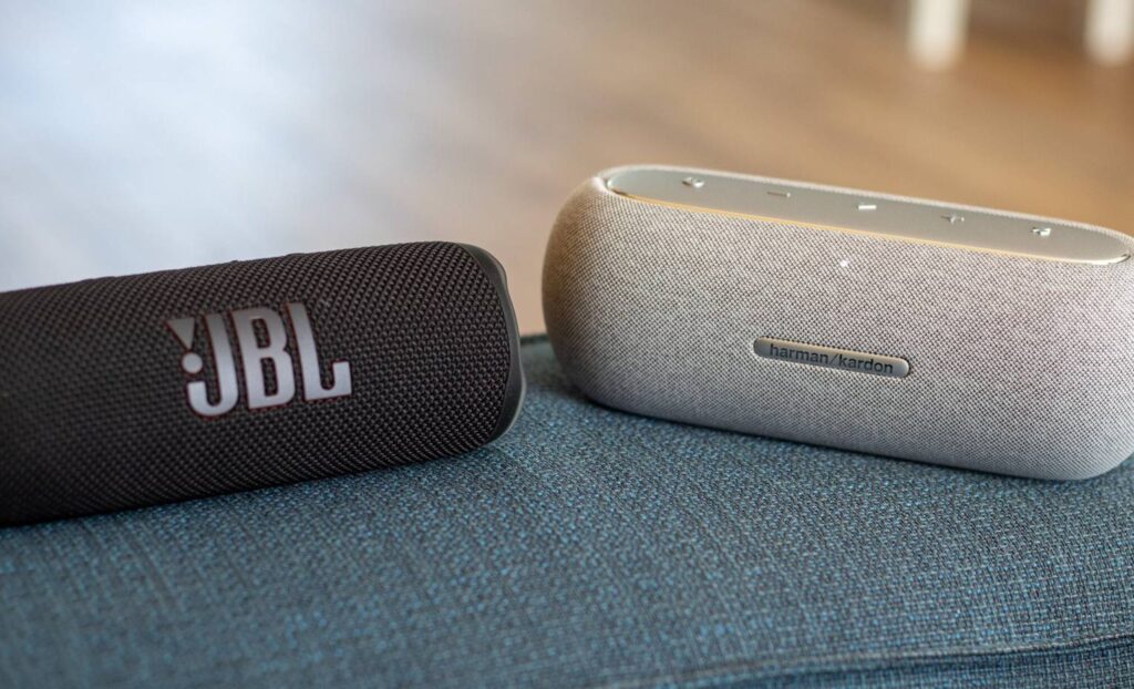 مقایسه اسپیکر JBL Flip 6 با HK Luna