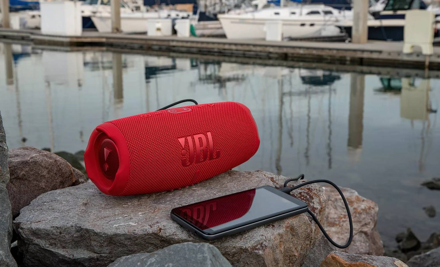 مقایسه اسپیکر jbl charge 5 و انکر rave neo