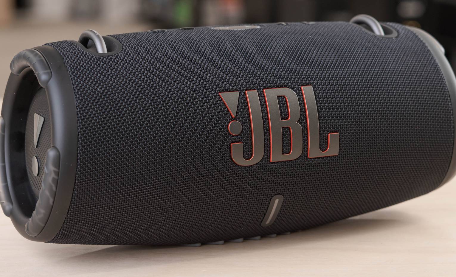 مقایسه Soundcore Rave Party 2 با JBL xtreme 3