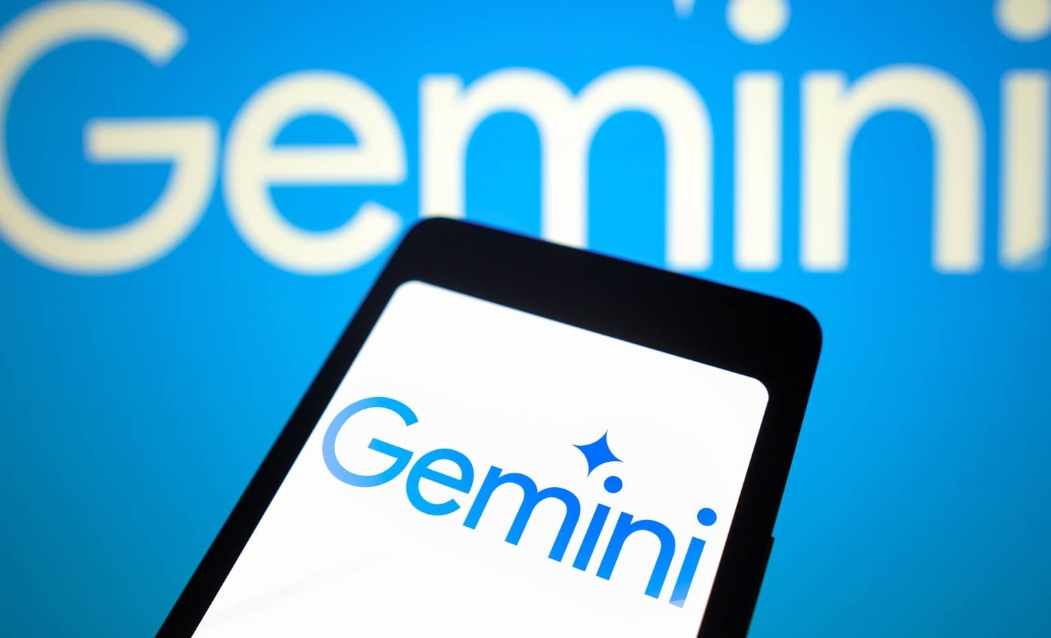 Google Gemini حالا میتواند شما را به خاطر بسپارد !